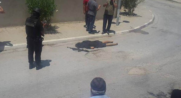 Image appears to depict dead gunman in Sousse, June 26th, 2015.